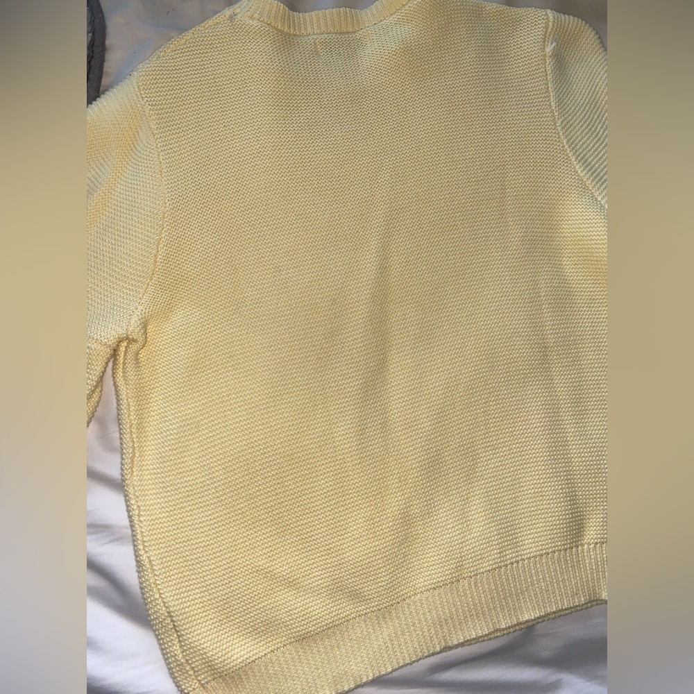 Yellow sweater - Picture 4 of 4